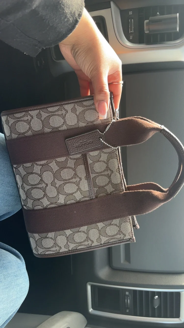 Coach Outlet Smith Tote Bag 24 In Signature Jacquard